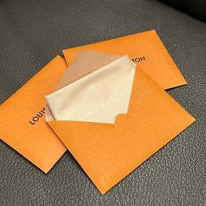 Louis Vuitton Sunglass Cloth Wipes New